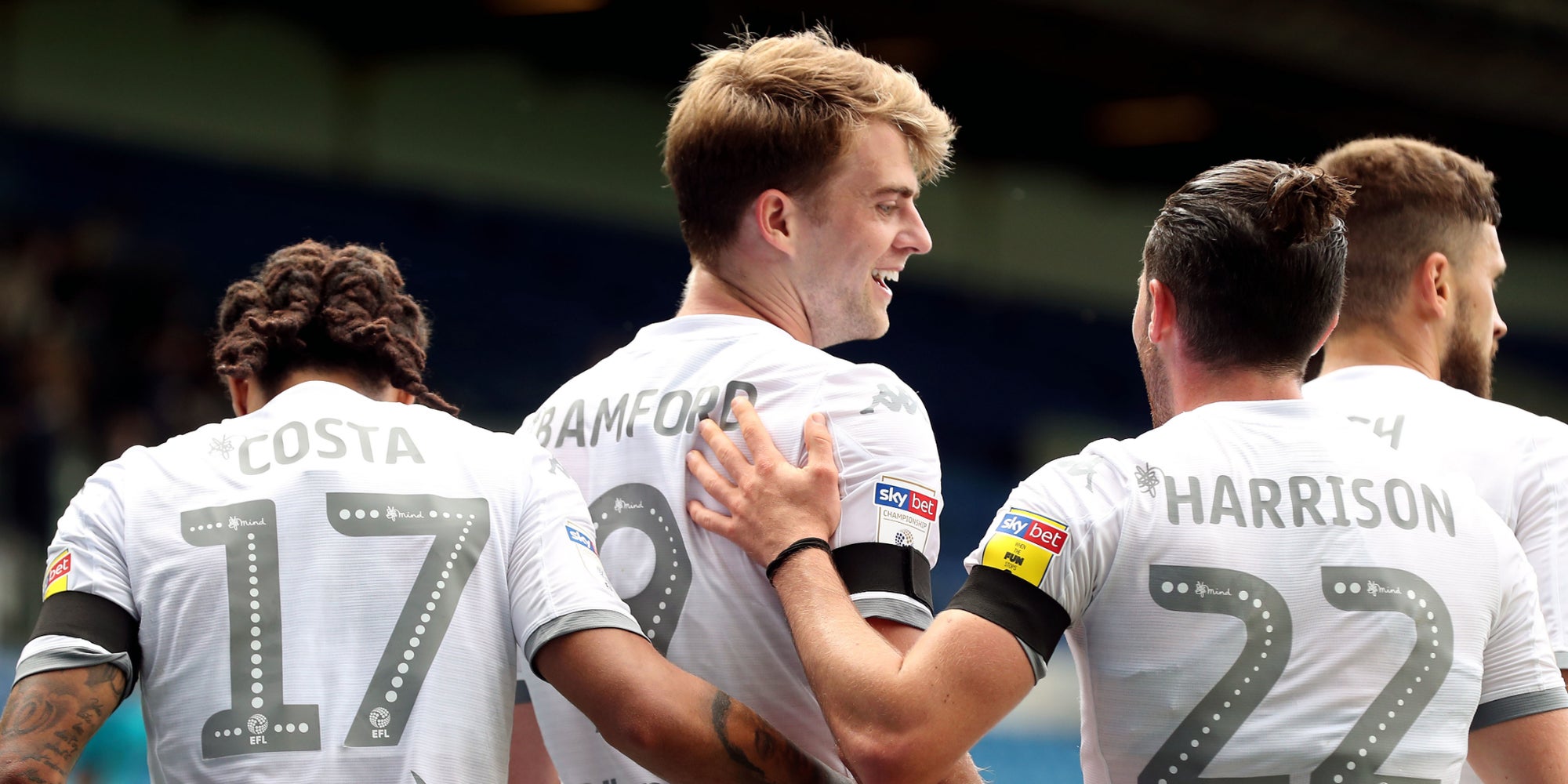 Les joueurs de Leeds lors du match de Championship contre Barnsley, le 16 juillet 2020 à Ellan Road, Leeds