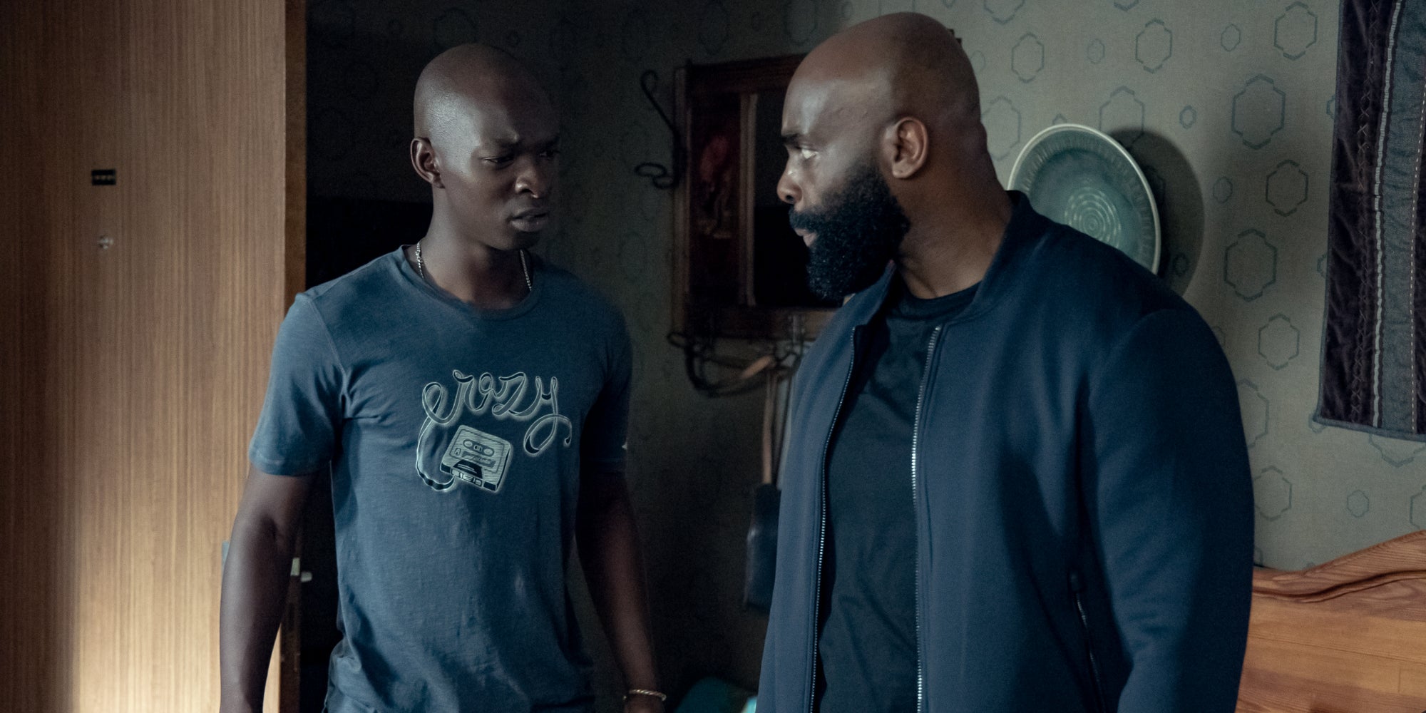 Adama (Alassane Diong) et son demi-frère Ibrahim (Kaaris) dans "Le Roi des ombres".
