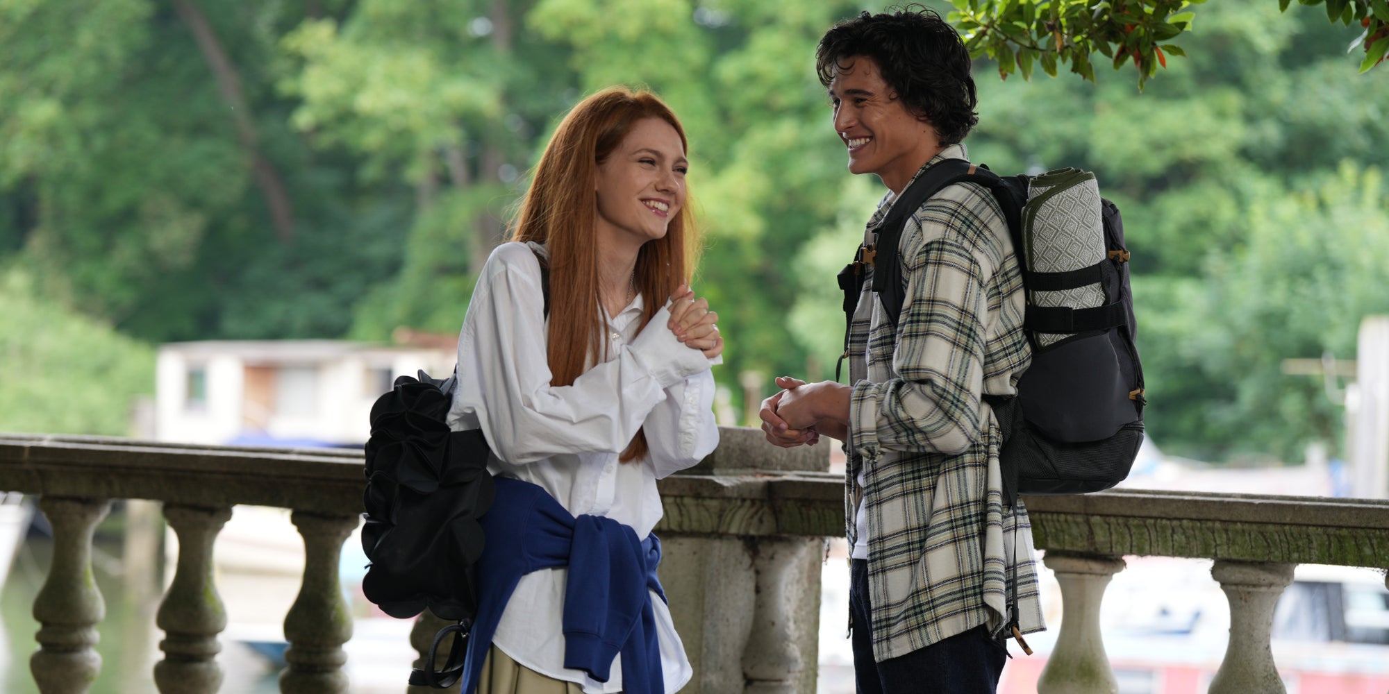 Emily Carey et Liam Woodrum seront prochainement de retour dans la saison 2 de la teen série "Geek Girl" sur Netflix. 