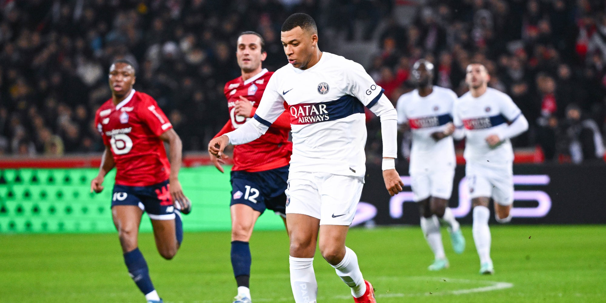 Kylian Mbappé lors de la rencontre face au LOSC à l'occasion de la 16e journée de Ligue 1, le 17 décembre au Stade Pierre Mauroy (Lille).