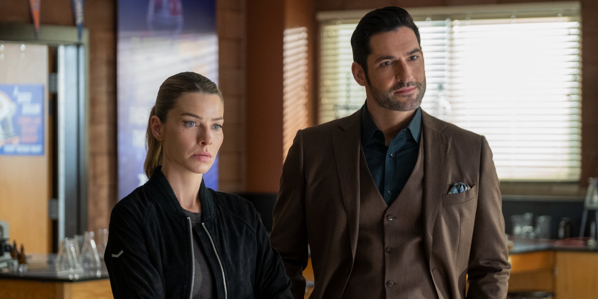 Chloé (Lauren German) et son chéri Lucifer (Tom Ellis) dans la saison 5, partie B.