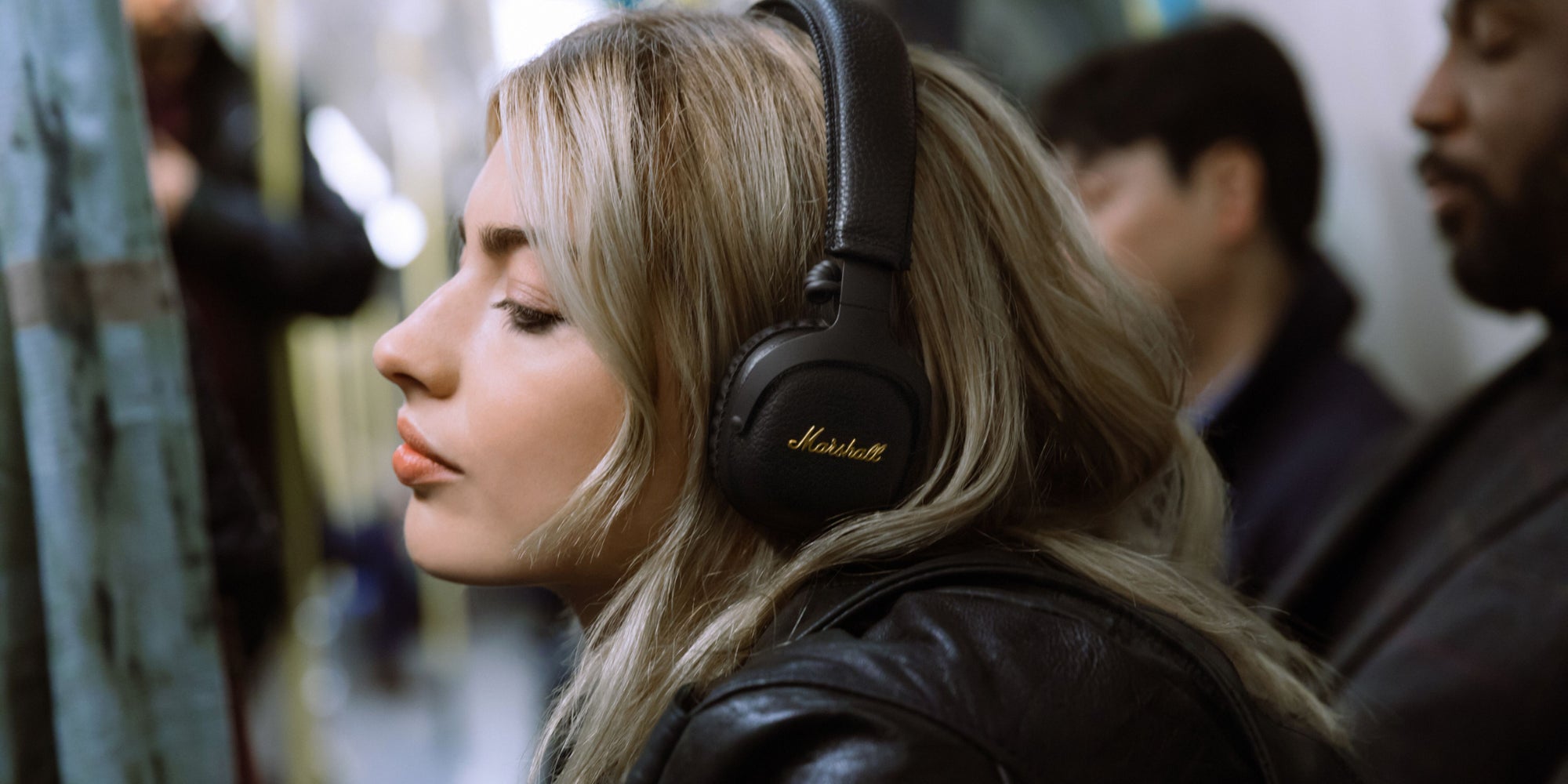 Laissez-vous séduire par le design assurément rock, assurément classe du casque Marshall MID A.N.C.