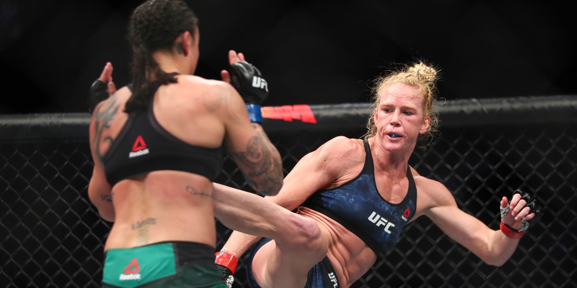 Holly Holm contre Raquel Pennington lors de l'UFC 246, le 18 janvier 2020