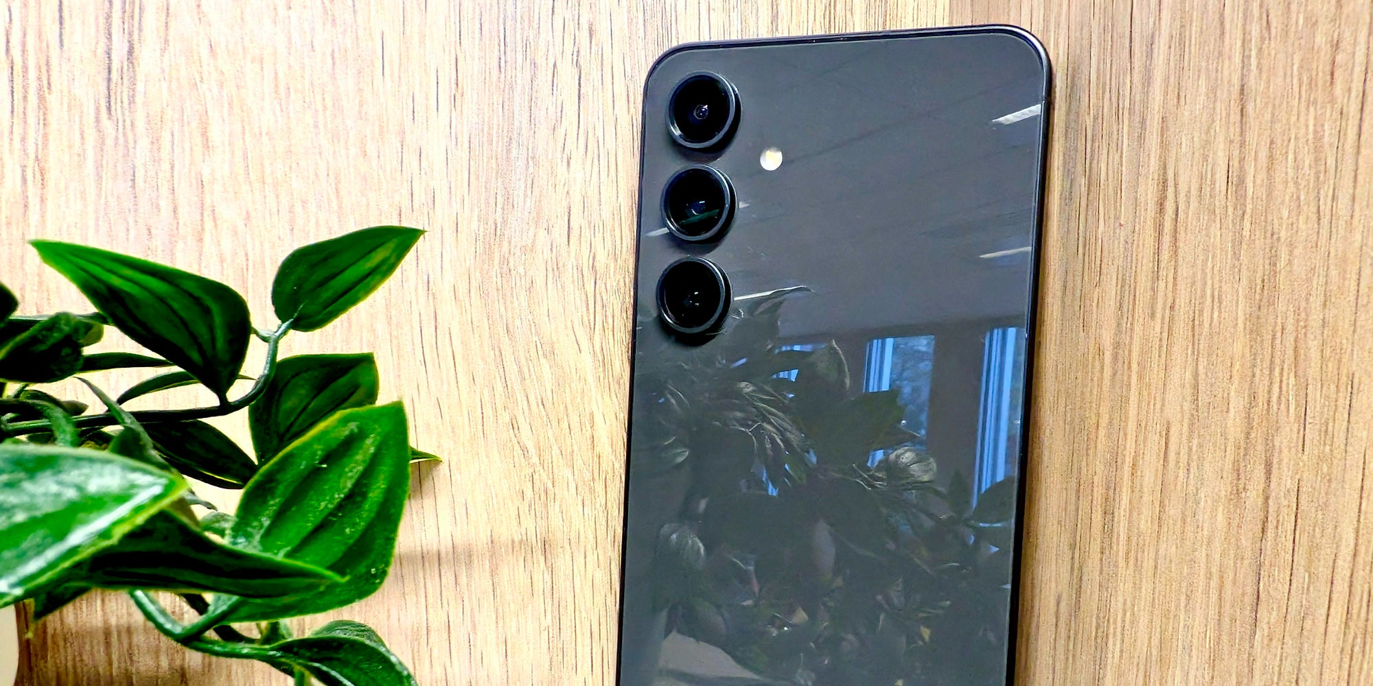 Nous avons testé pour vous le nouveau smartphone abordable de Samsung, le Galaxy S24 FE