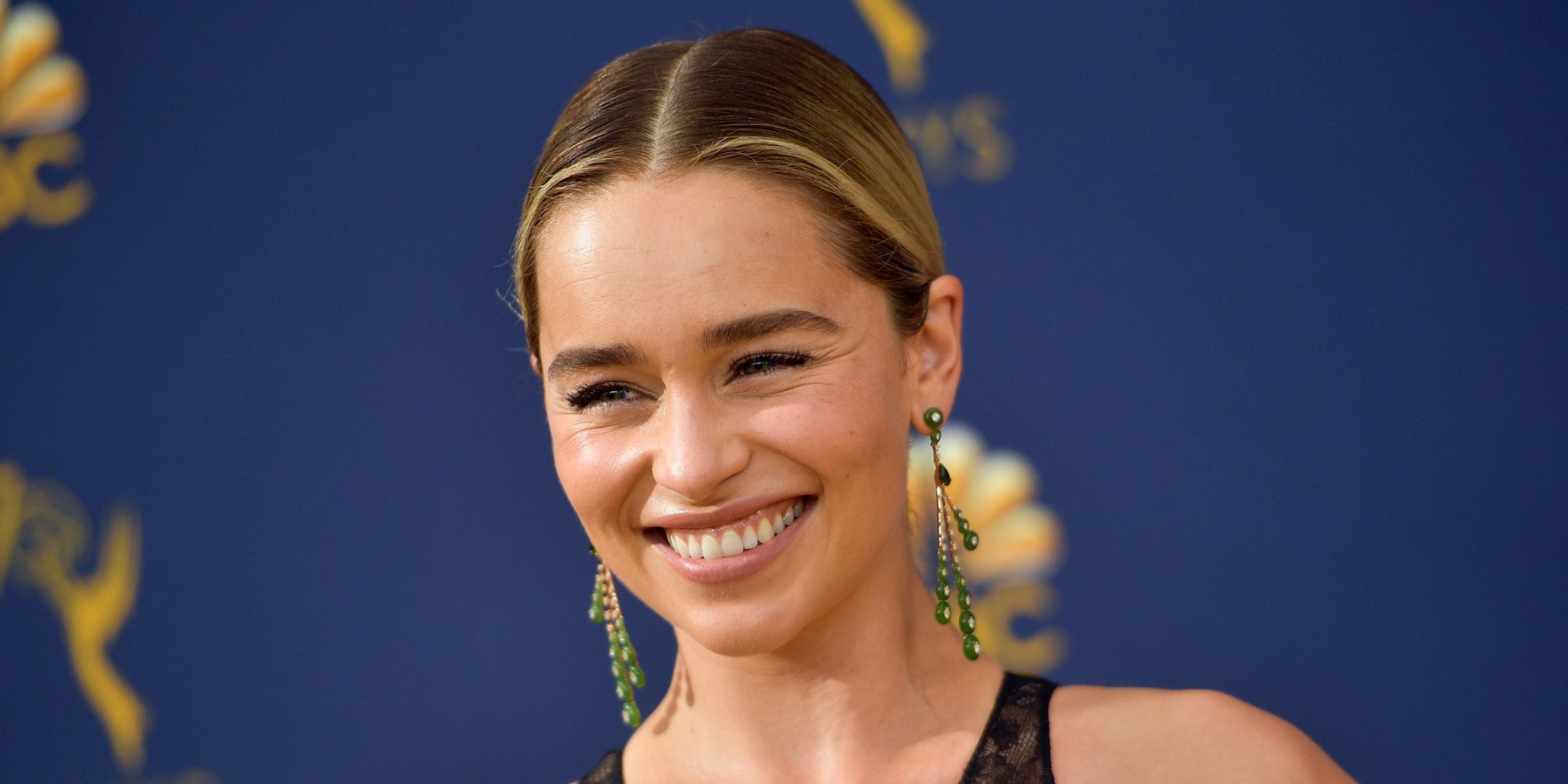 Emilia Clarke sur le tapis rouge des Emmy Awards en 2018.