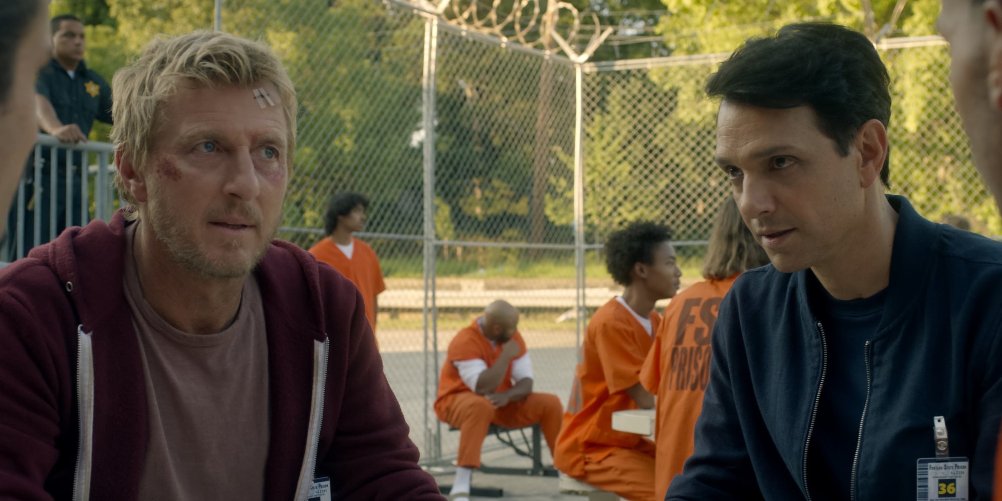 Johnny Lawrence (William Zabka) et Daniel LaRusso (Ralph Macchio) ont finalement enterré la hache de guerre dans la saison 3 de "Cobrai Kai".