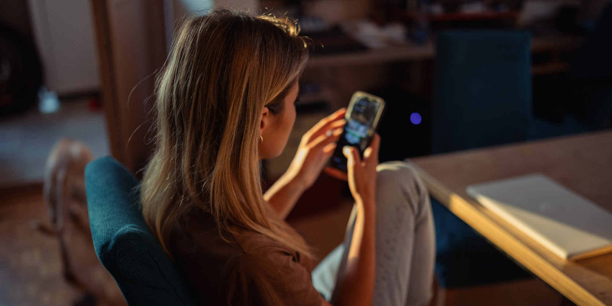 Selon un rapport annuel, la moyenne hebdomadaire du temps d'écran des Français est de 14 heures ! 