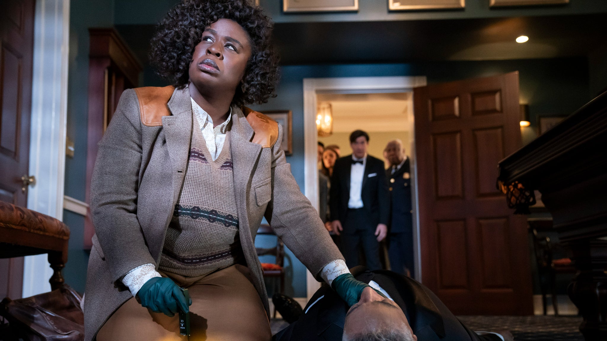 Uzo Aduba prête ses traits à une détective complètement farfelue dans la série "The Residence", le 20 mars prochain sur Netflix. 