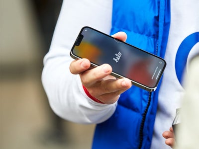 Les iPhone bientôt capables de recharger via l'écran ?