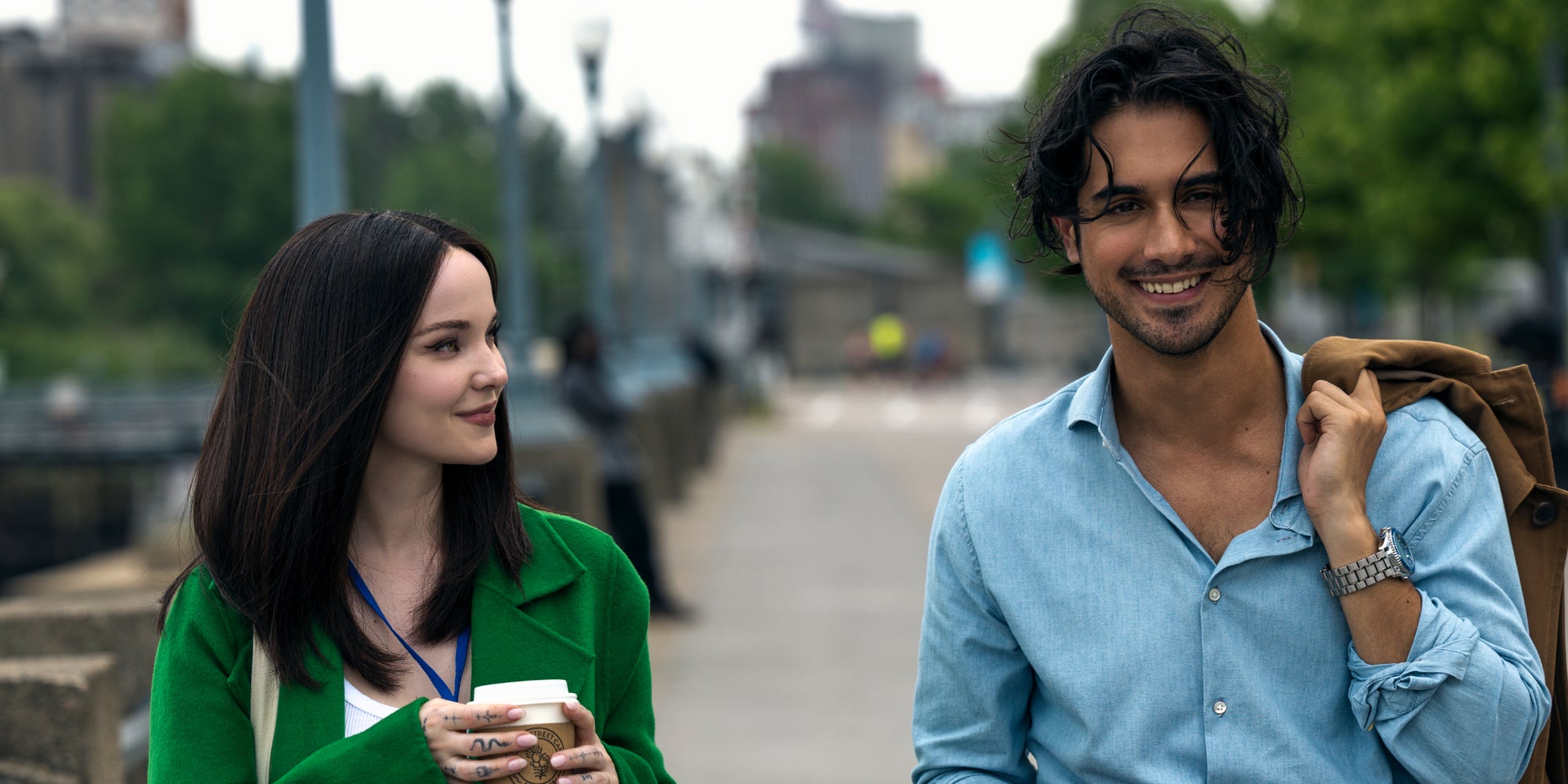 Ciara (Dove Cameron) et Oliver (Avan Jogia) sont-ils responsables du meurtre ? Découvrez la fin expliquée de "56 Jours" sur Prime Video.

