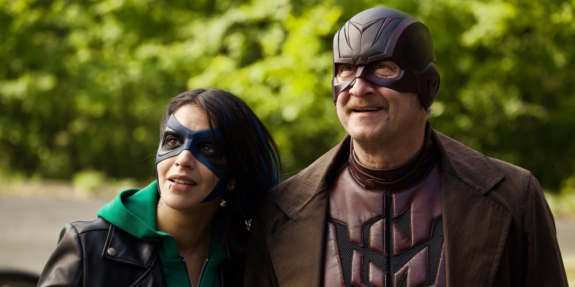 Leïla Bekhti et Benoît Poelvoorde enfilent le costume de justiciers dans "Comment je suis devenu un super-héros".