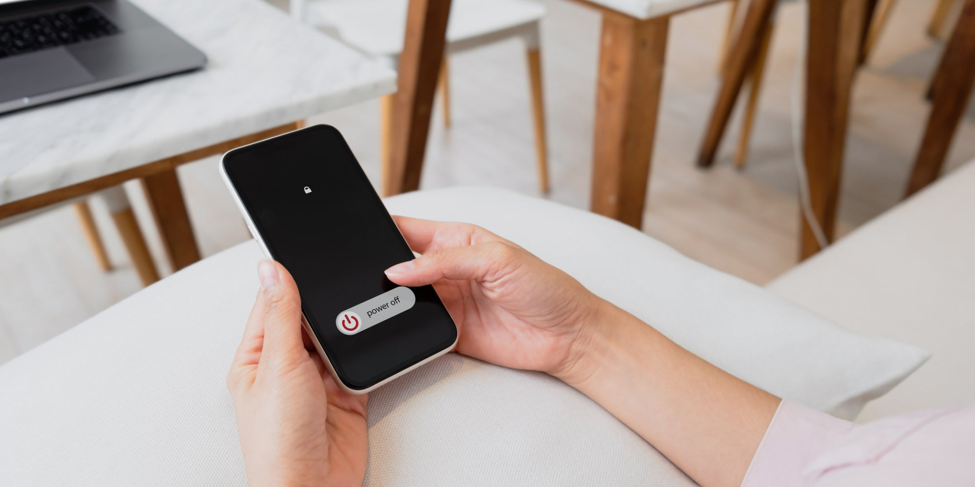 Afin de vous protéger des pirates, les experts en cybersécurité vous conseillent de redémarrer votre smartphone au moins une fois par jour.