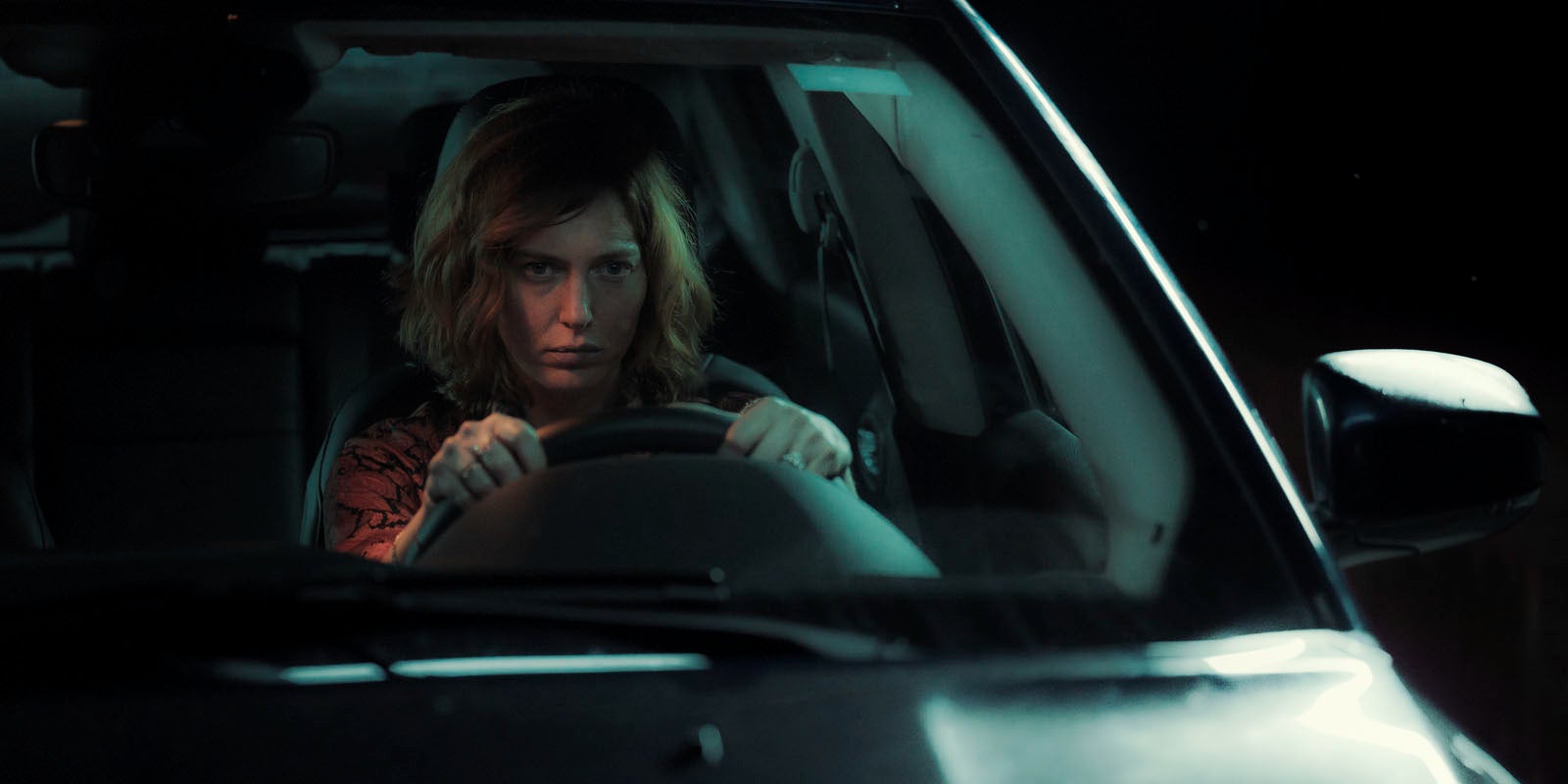 Erika Sainte incarne Anna dans la série "J'ai tué mon mari" sur 13ème RUE.