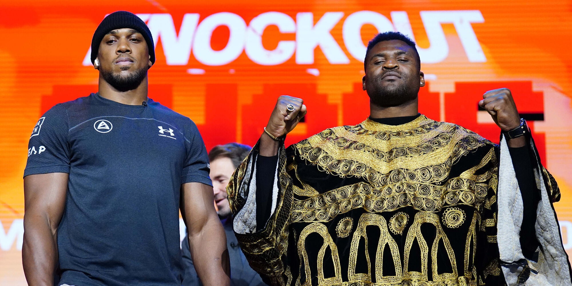 Anthony Joshua et Francis Ngannou lors d'une conférence de presse, le 15 janvier 2024 à Londres. 