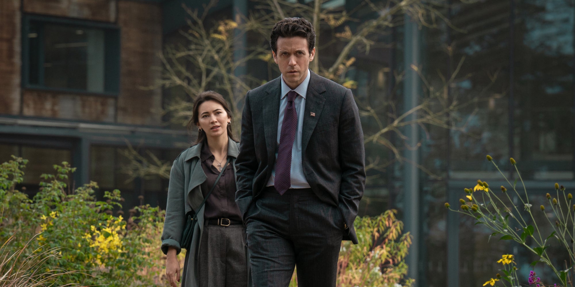 Ashley Zukerman et Jessica Henwick dans la saison 3 de "Silo", disponible à partir du 3 juillet sur Apple TV.