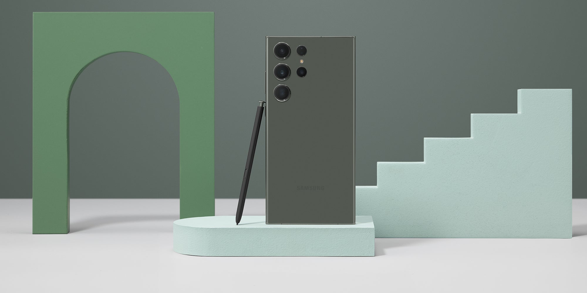 Le successeur du Samsung Galaxy S23 Ultra (en photo) sera-t-il dévoilé un peu plus tôt que prévu ?