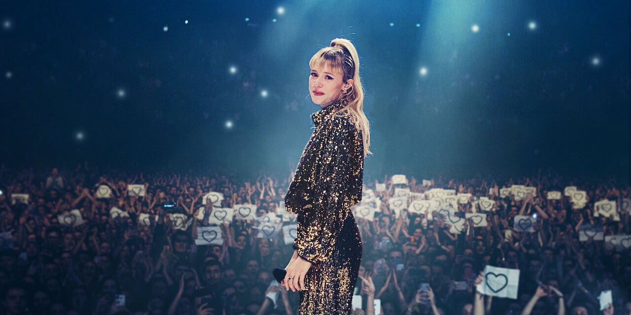 Angèle se livre dans un documentaire intime disponible sur Netflix