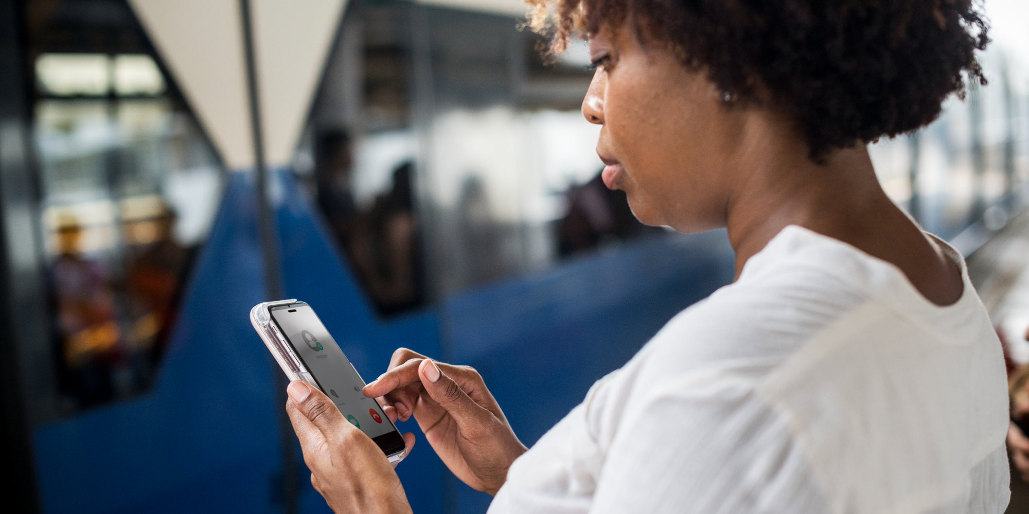 Vigilance est de mise avec Transport express, la solution pour acheter ses titres de transports sur iPhone.