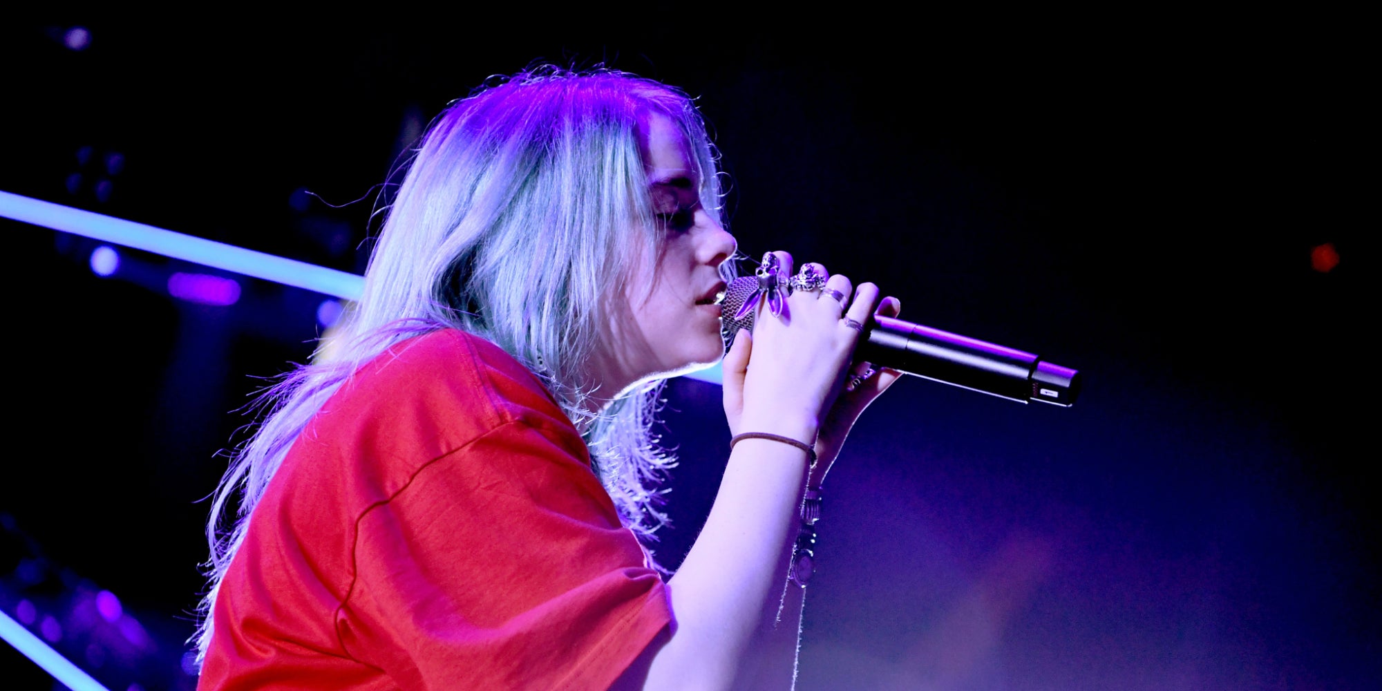 Billie Eilish, chanteuse pop californienne, au KROQ Absolut Almost Acoustic Christmas à Inglewood en décembre 2018.