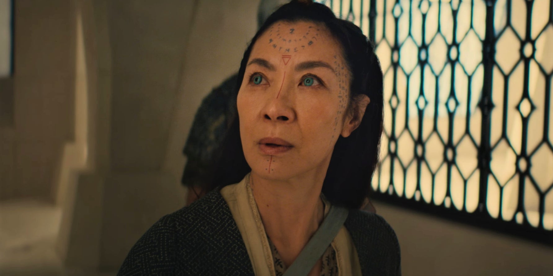 Michelle Yeoh impressionne dans la nouvelle série dérivée de "The Witcher". 