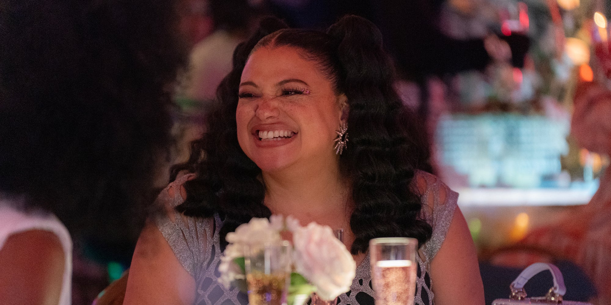 Embarquez pour de nouvelles aventures new-yorkaises aux côtés de Mavis Beaumont dans la saison 2 de "La Loi de la plus forte" sur Netflix. 