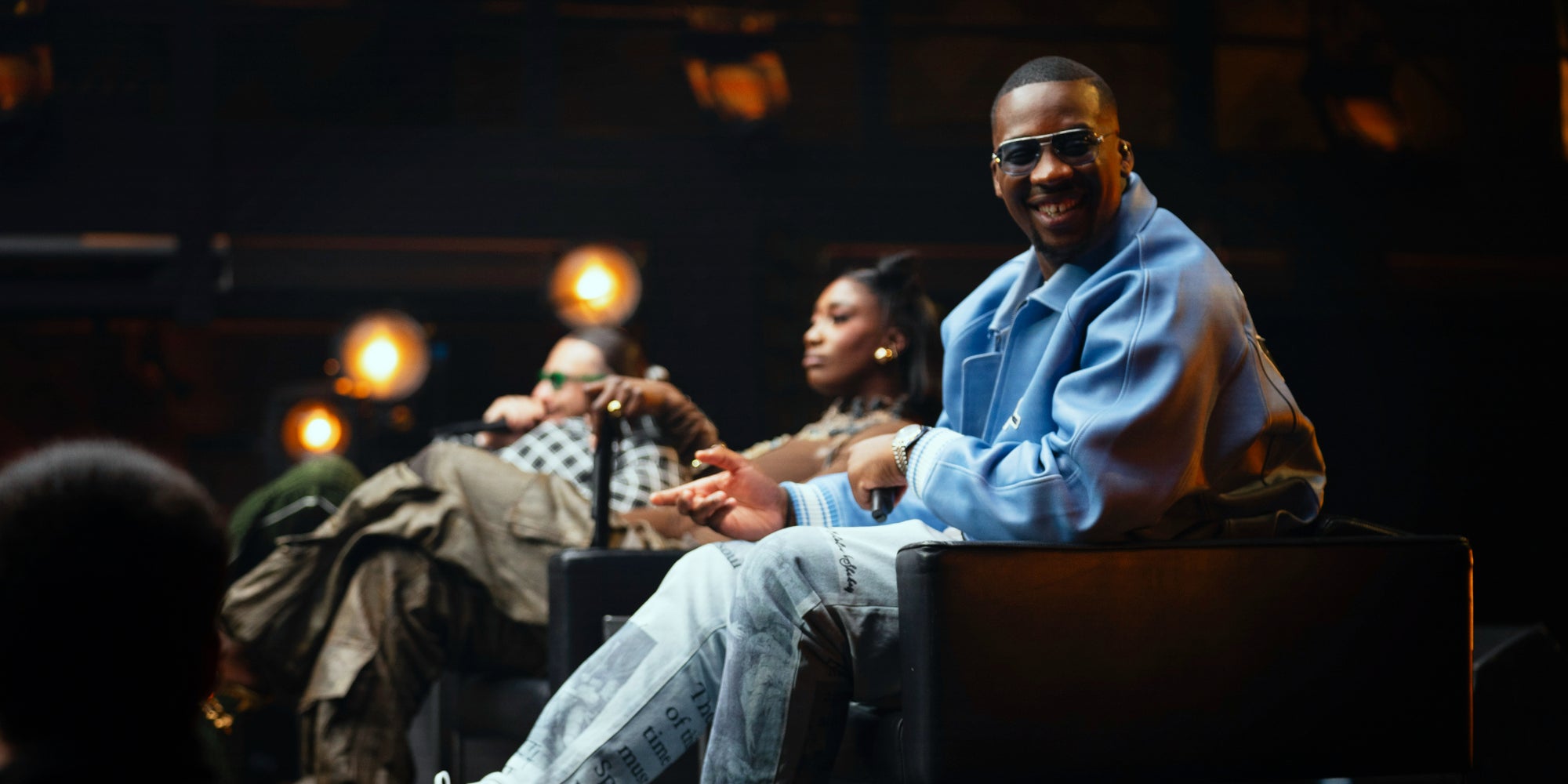 Après la saison 3 de Nouvelle École avec SDM, Aya Nakamura et SCH, découvrez la version originale, ainsi que les versions italienne, brésilienne et polonaise de l'émission. 