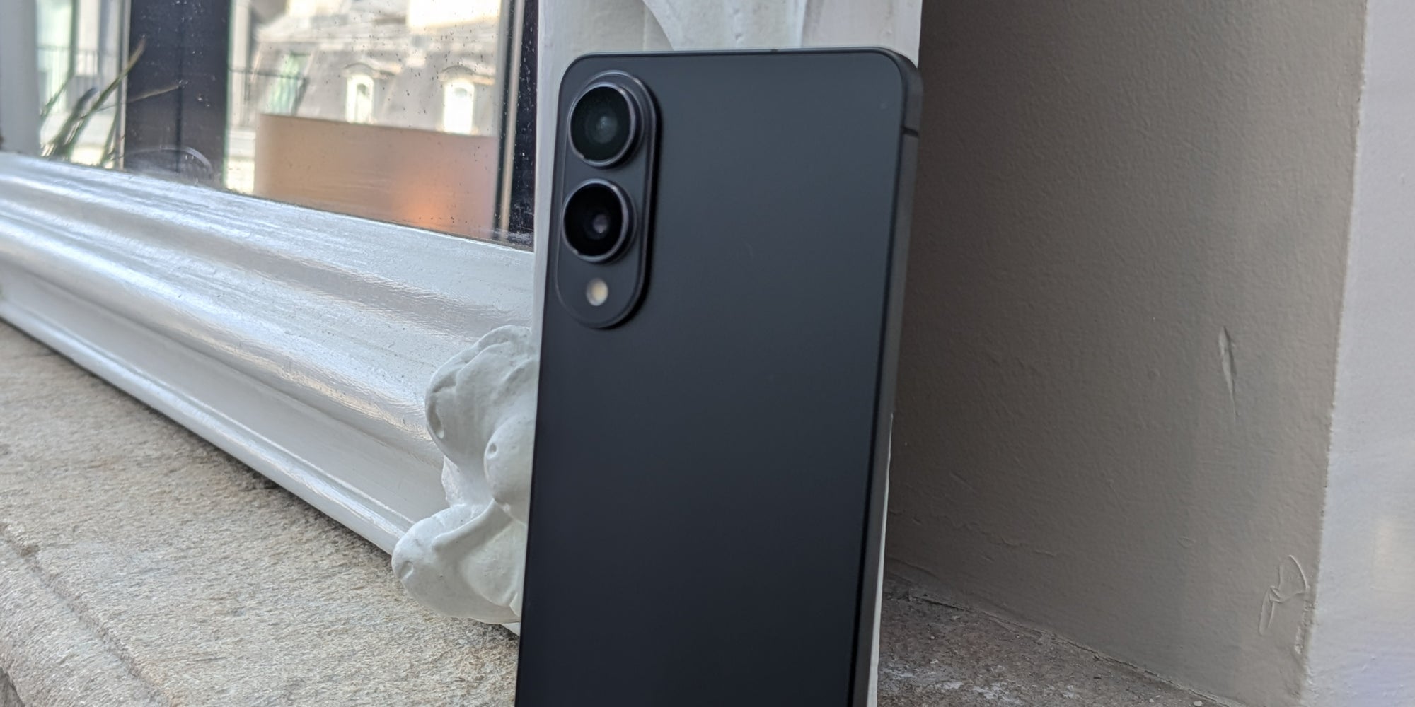 Le smartphone le plus fin de Samsung débarque chez SFR