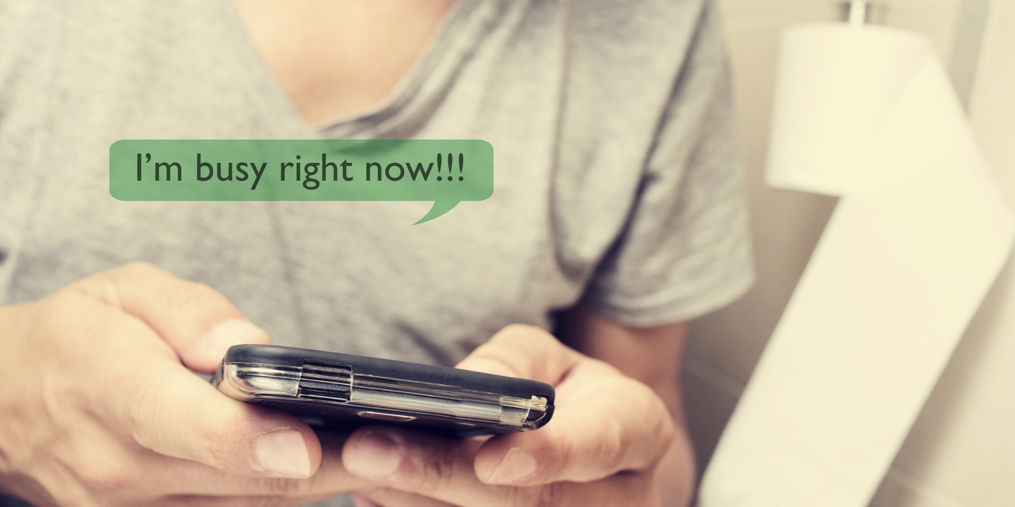 Trop utiliser votre smartphone aux toilettes pourrait vous mettre dans une position inconfortable.