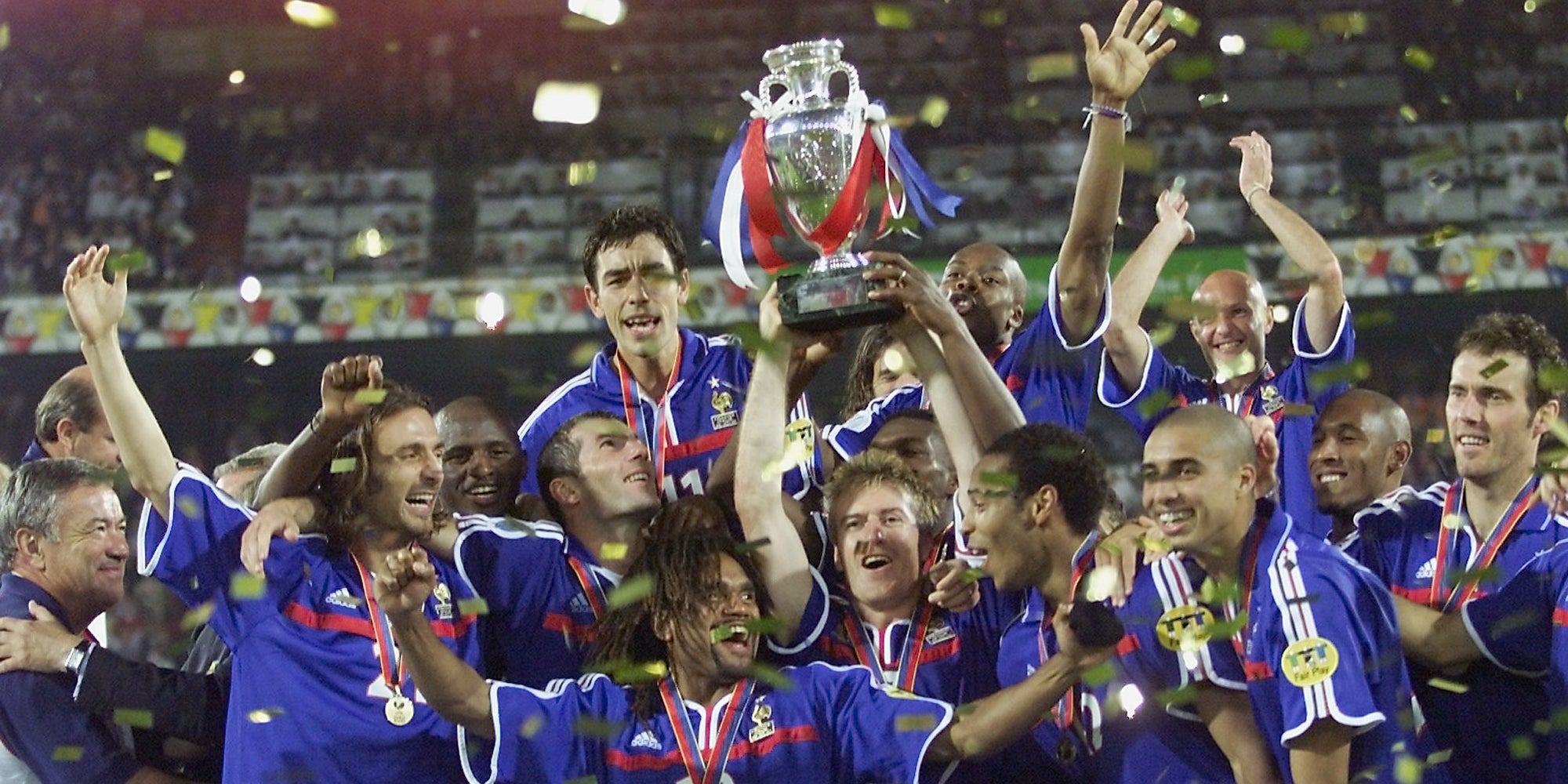 C'était il y a 20 ans tout pile, que les Bleus soulevaient la coupe de l'Euro, à Rotterdam, le 2 juillet 2000.