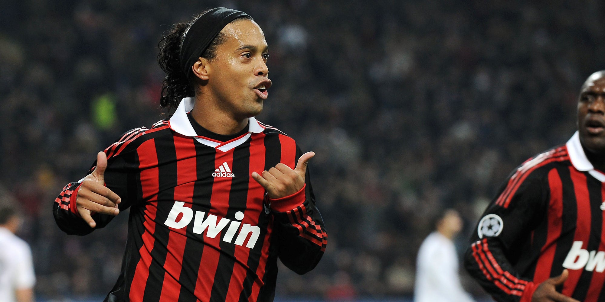 Ronaldinho lors d'un match de Ligue des Champions entre l'AC Milan et le Real Madrid, à San Siro en Italie, le 3 novembre 2009.