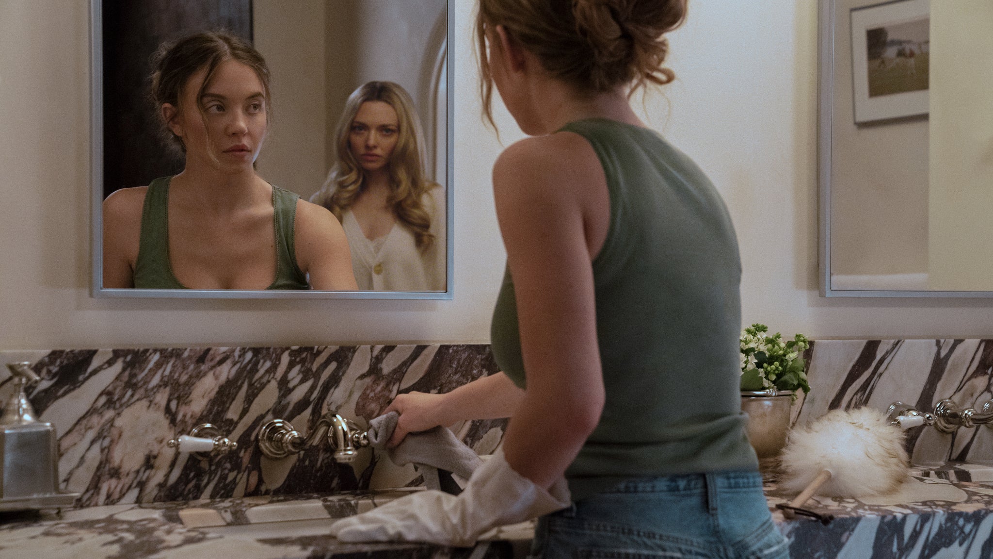 Amanda Seyfried et Sydney Sweeney interprètent les rôles de Nina et Millie dans "La Femme de Ménage".