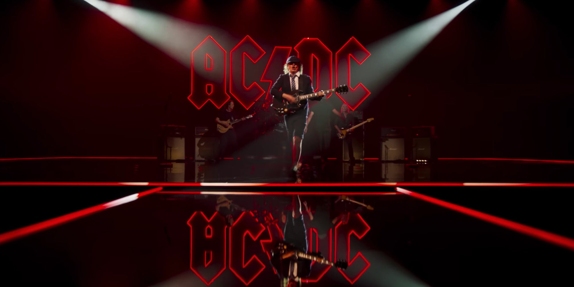 Capture du clip "Shot in the Dark", premier extrait de l'album "Power Up" d'AC/DC.