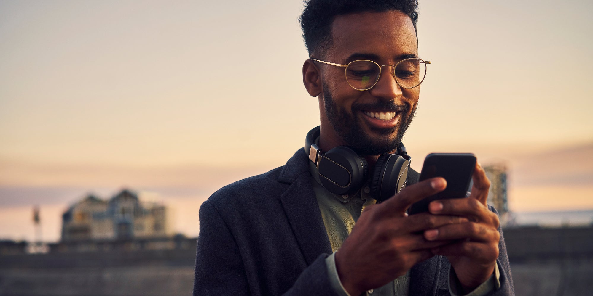 Avec 140 Go de données mobiles en 5G, vous serez sûr de pouvoir rester connecté à tout moment où que vous soyez, sans risque de dépassement de forfait !