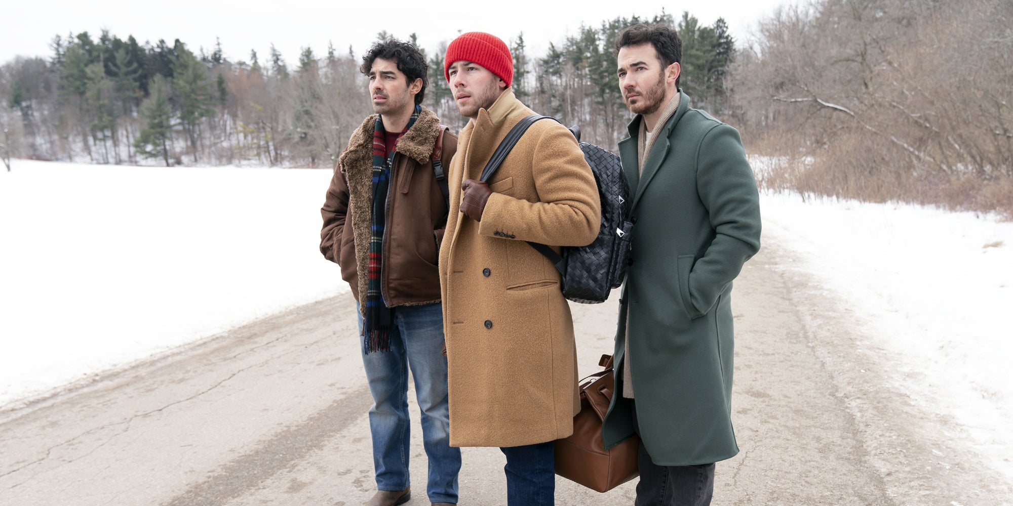 Embarquez dans la folle aventure de Kevin, Nick et Joe dans le film "Un Noël chez les Jonas Brothers" sur Disney+. 