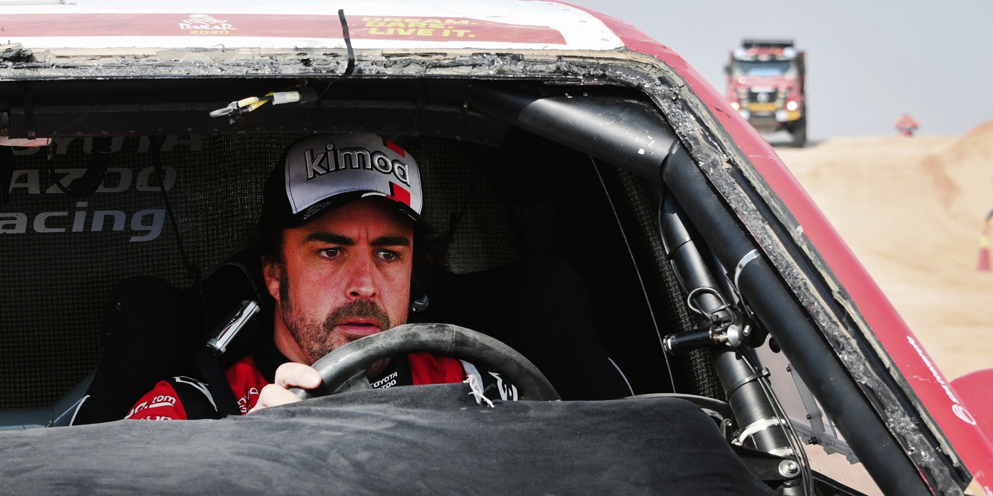 Fernando Alonso, contraint de rouler sans pare-brise après son accident sur la 10ème étape du Dakar, en Arabie Saoudite, le 15 janvier 2020. 