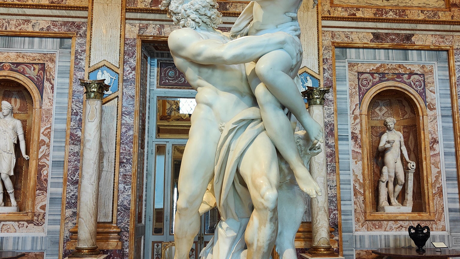 Les amateurs d'art seront ravis d'apprendre que le Find X3 Pro permet de capteur tous les détails d'une œuvre...