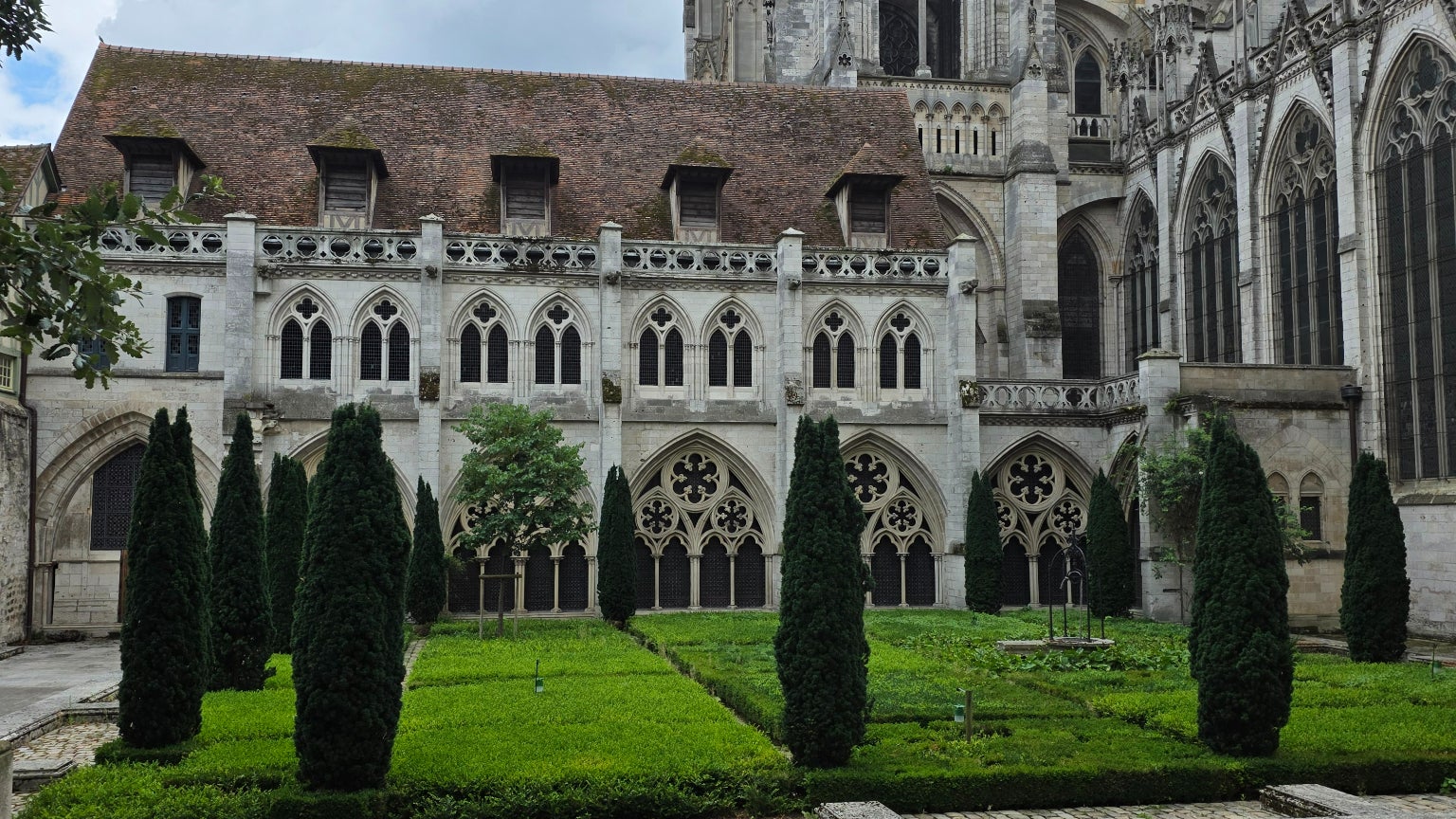 Le jardin de la Cathédrale de Rouen en zoom x1