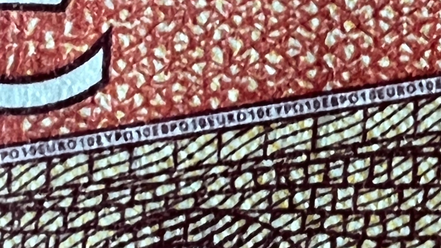 Aviez-vous déjà remarqué ces inscriptions sur les billets de 10 euros ? Aviez-vous déjà remarqué ces inscriptions sur les billets de 10 euros ?