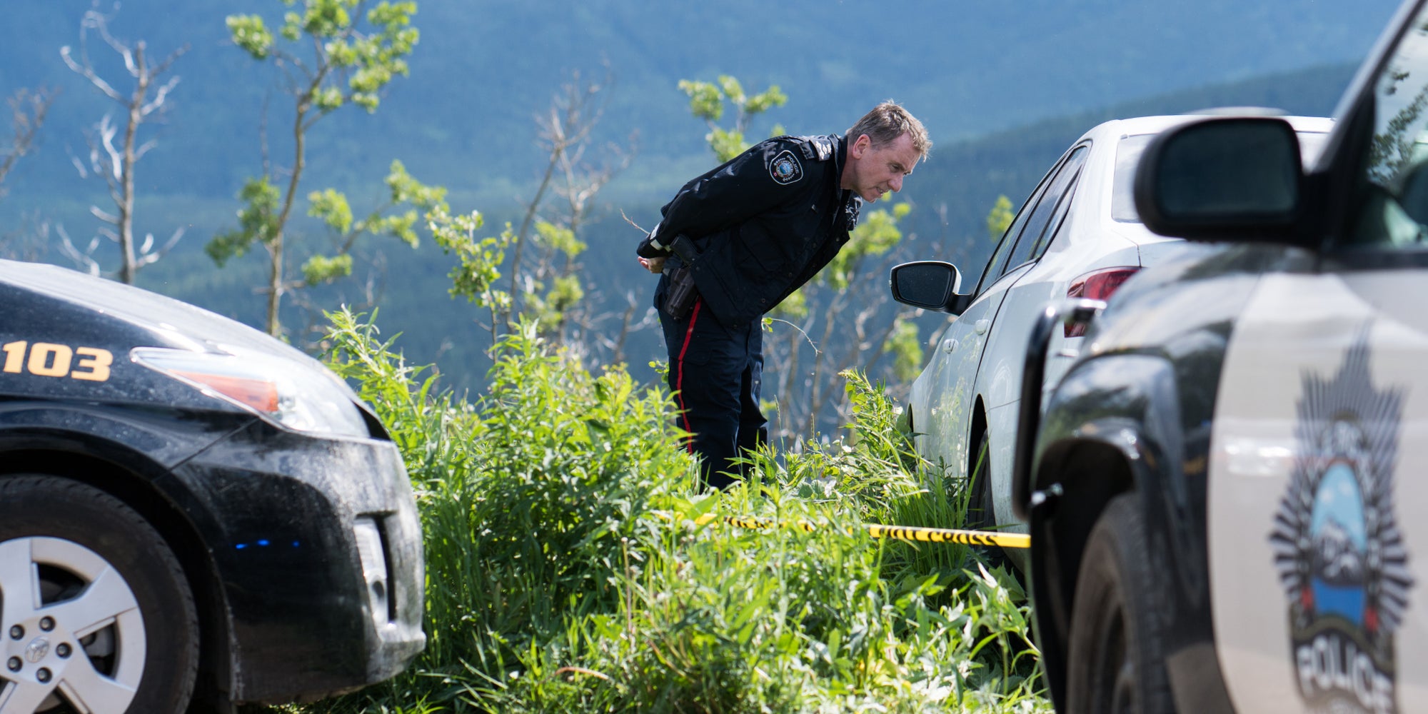 Après sa mutation dans la série Tin Star, l'officier Jim Worth (Tim Roth) se retrouve à enquêter dans les montagnes rocheuses au Canada.
