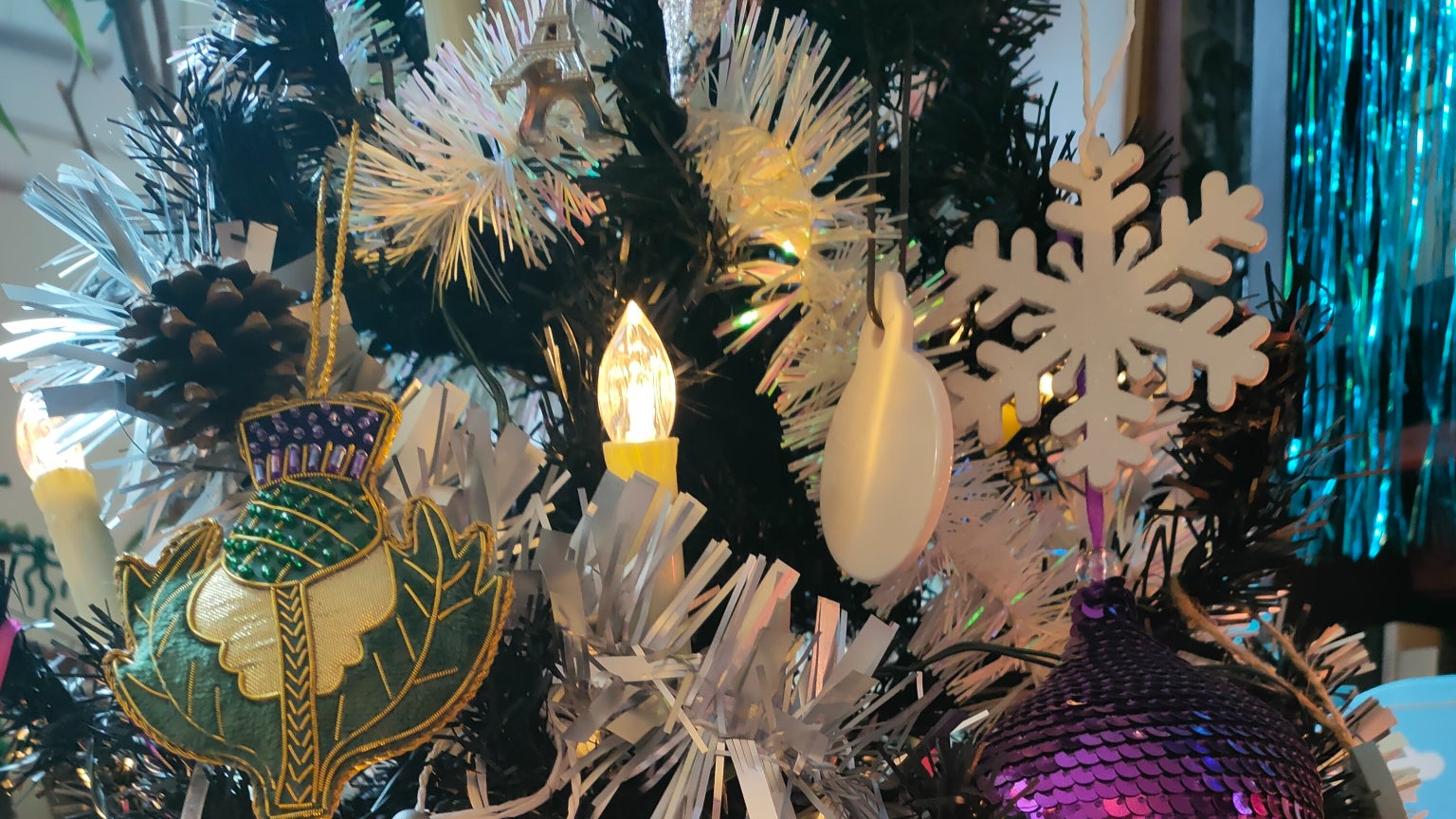 L'OPPO Reno4 Pro restitue parfaitement les couleurs, même par lumière basse et face à des scintillements