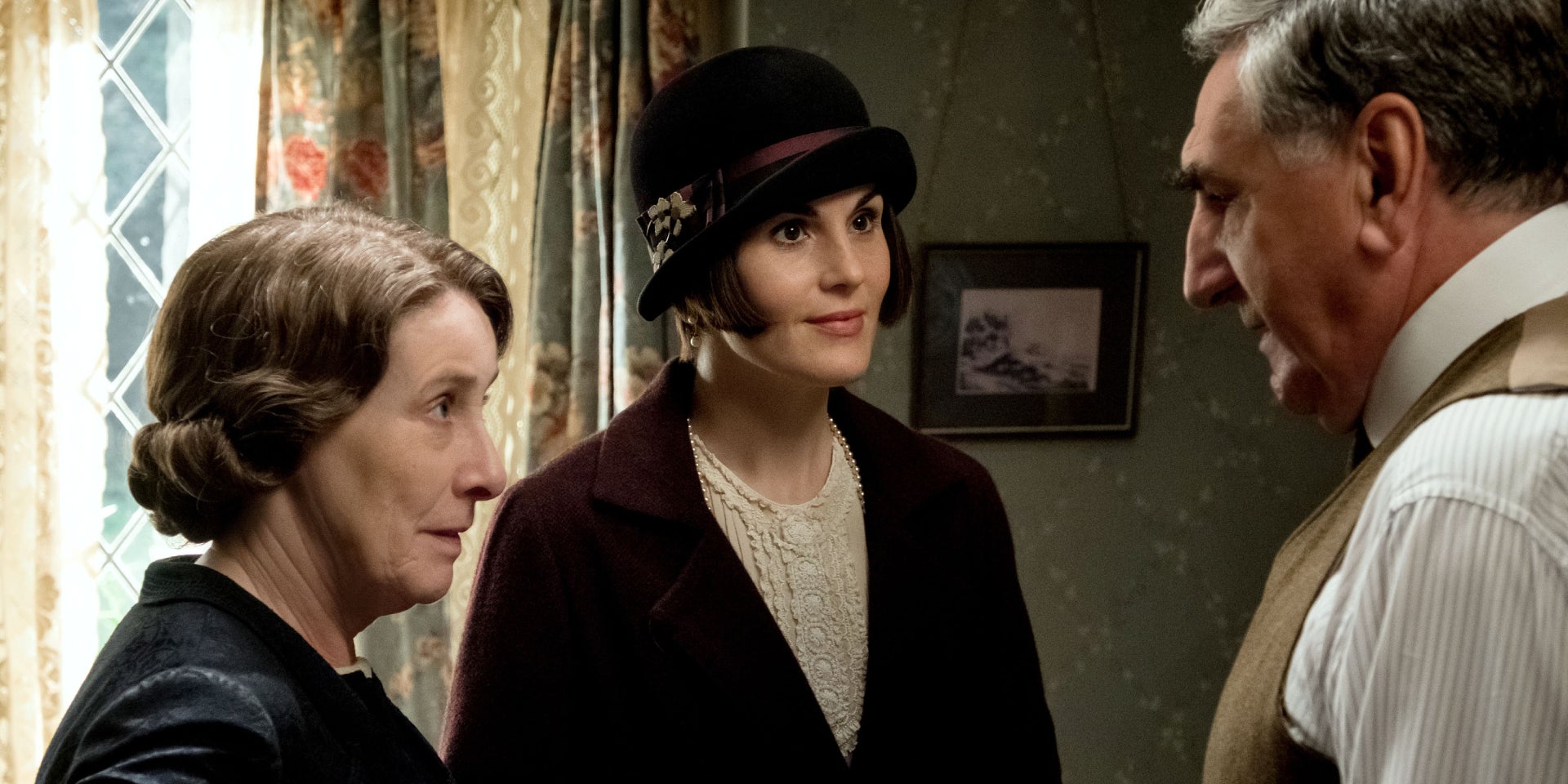 Les acteurs Phyllis Logan, Michelle Dockery, Jim Carter dans Downton Abbey