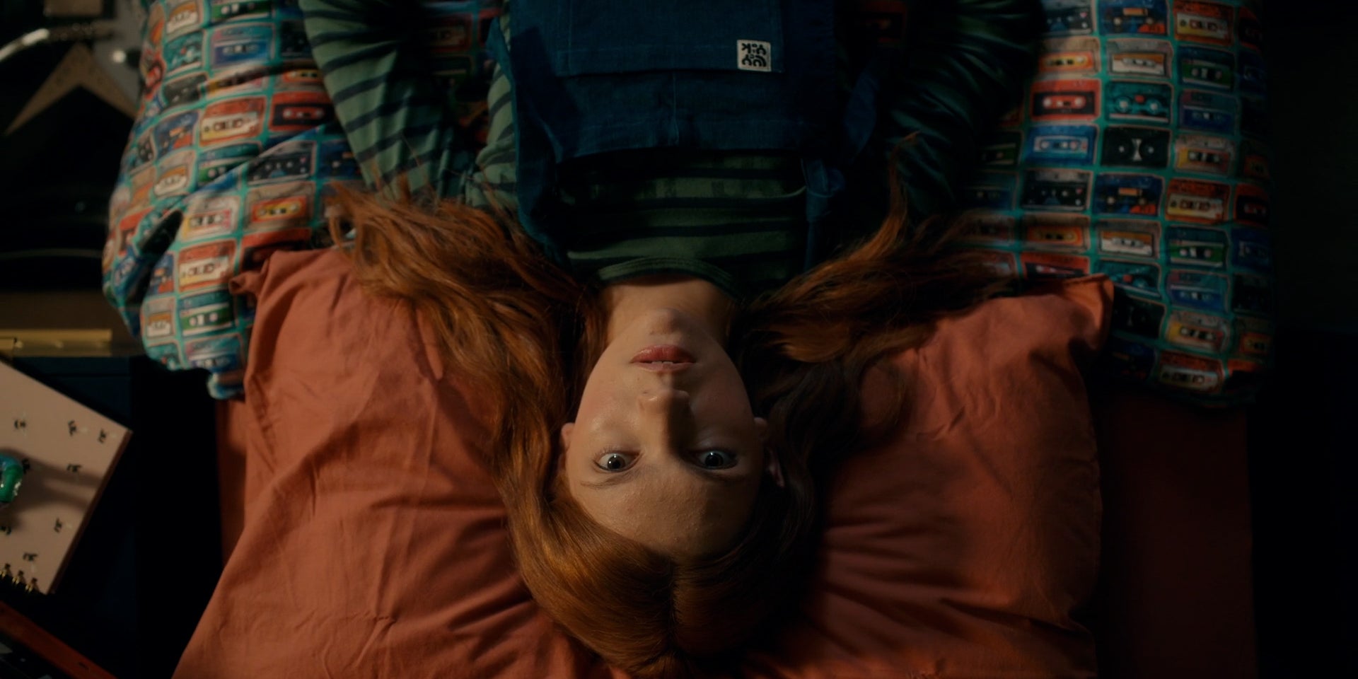 L'actrice Emily Carey incarne Harriet Manners dans la nouvelle teen série "Geek Girl" sur Netflix. 