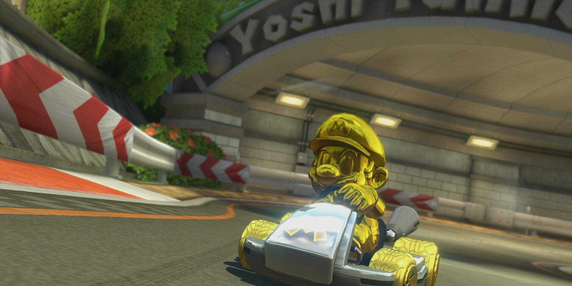 Le personnage Mario doré et son Kart en or tant convoité dans le jeu Mario Kart 8 Deluxe sur Nintendo Switch.