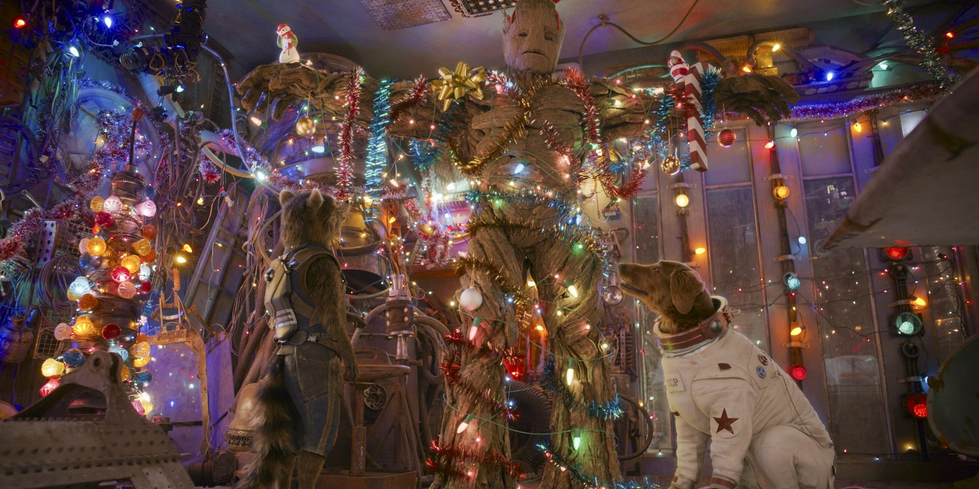 Rocket (voix de Bradley Cooper), Groot (voix de Vin Diesel) et Cosmo (voix de Maria Bakalova) dans "Les Gardiens de la Galaxie : Joyeuses Fêtes", disponible sur Disney+.