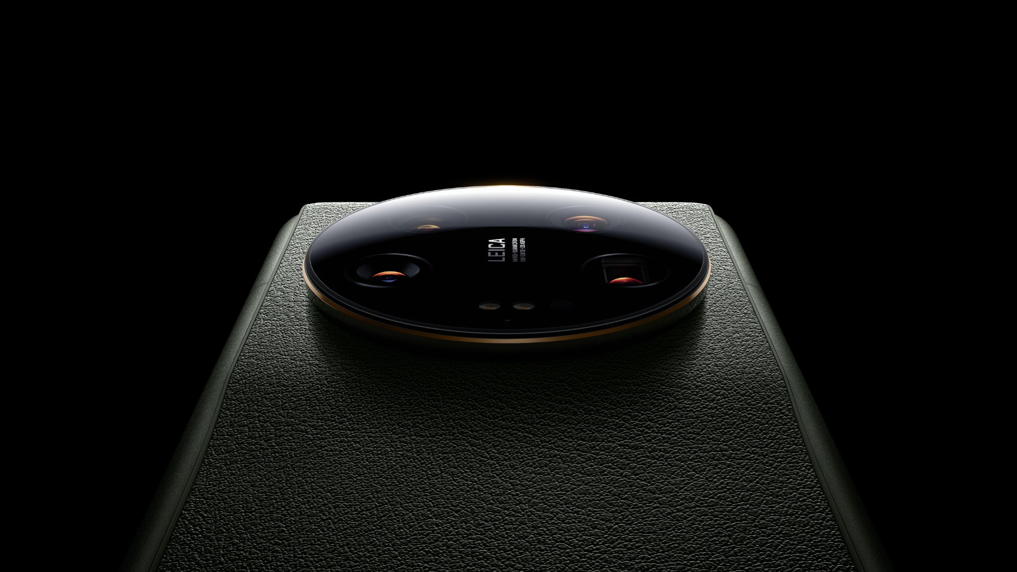 Le Xiaomi 13 Ultra est un vrai pro de la photo avec ses capteurs conçus en partenariat avec Leica. Le Xiaomi 13 Ultra est un vrai pro de la photo avec ses capteurs conçus en partenariat avec Leica.