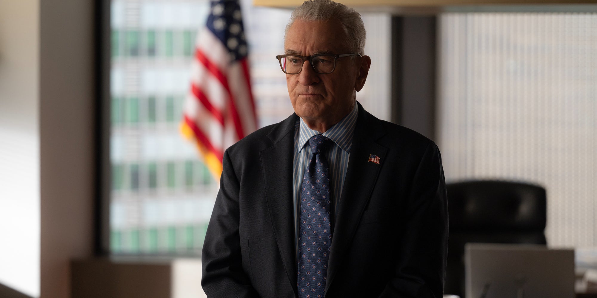 Découvrez Robert De Niro dans le rôle de George Mullen dans la série Zero Day à découvrir le 20 février sur Netflix.