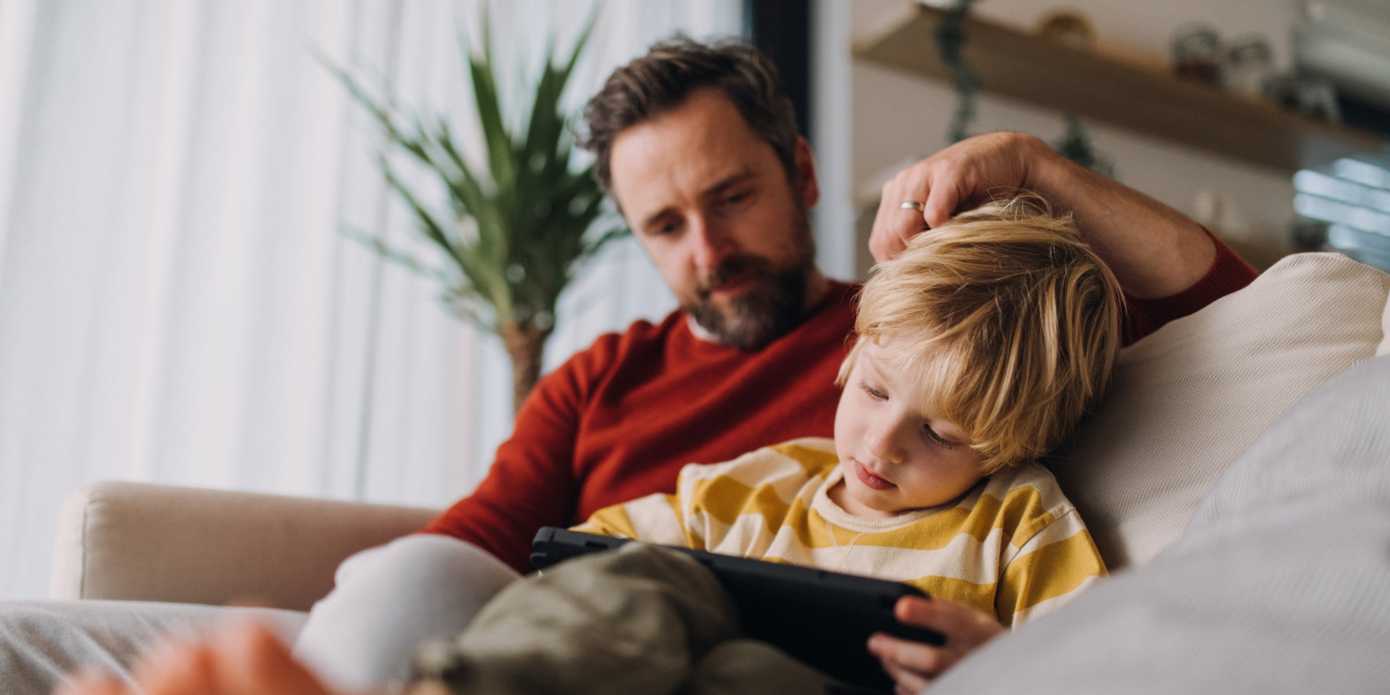 Découvrez comment accompagner votre enfant au mieux dans son usage des appareils numériques. 