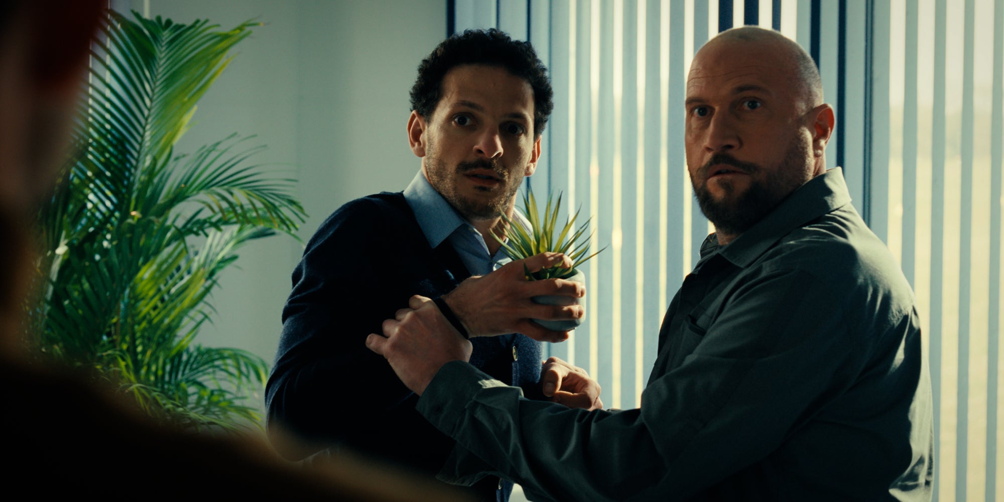 Vincent Dedienne et François Damiens sont "Les Amateurs", une série originale à découvrir bientôt sur la plateforme de Mickey.