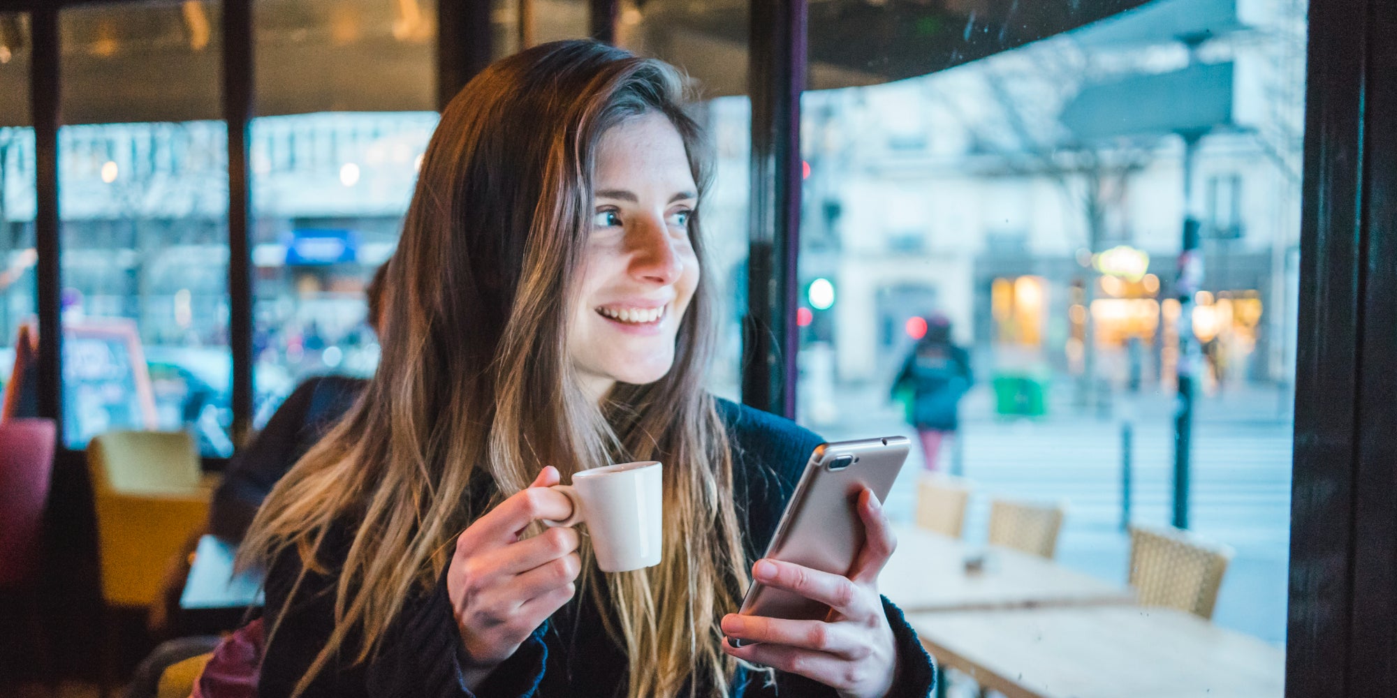 Nos smartphones auront-ils bientôt des batteries amovibles ?