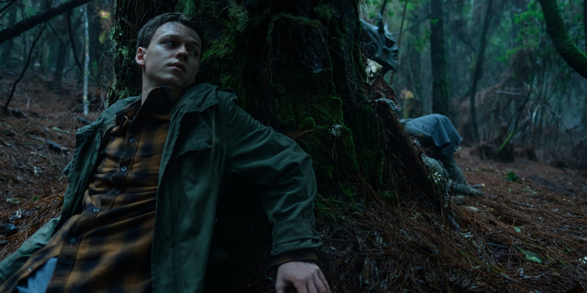 Mark (Jeremias Meyer) et Yezariael (Paul Schröder) dans la saison 1 de la série ''Le Griffon'' sur Prime Video.